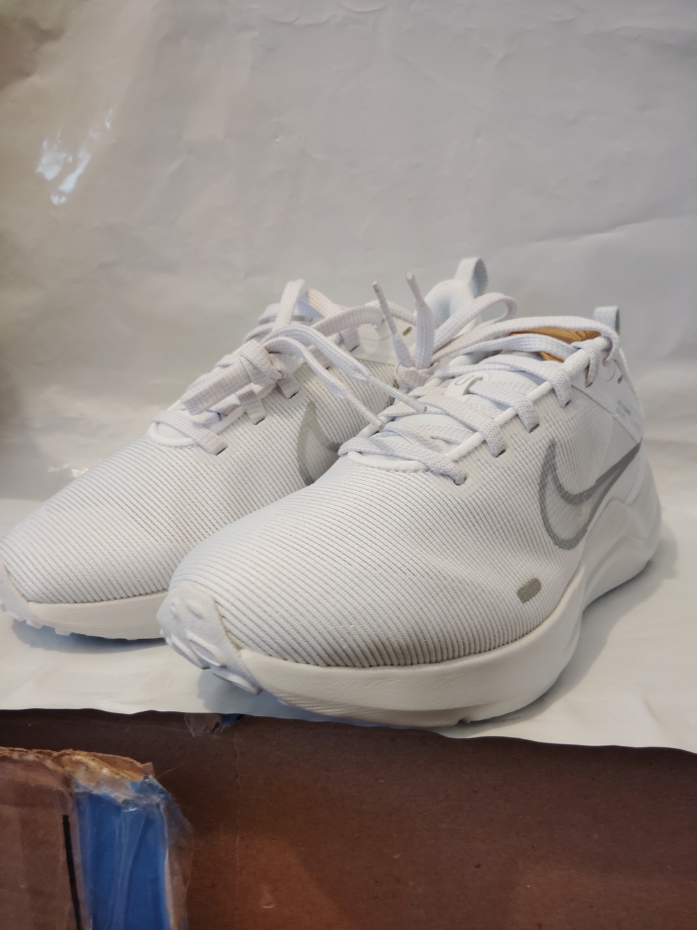 Nike Women’s White Lightweight Running Sneakers